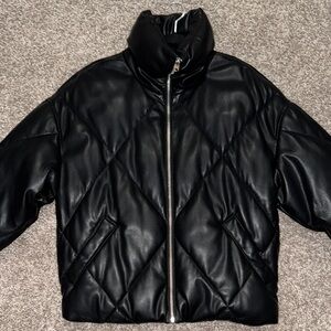 Abercrombie & Fitch Black Puffer Jacket with Quilted Design